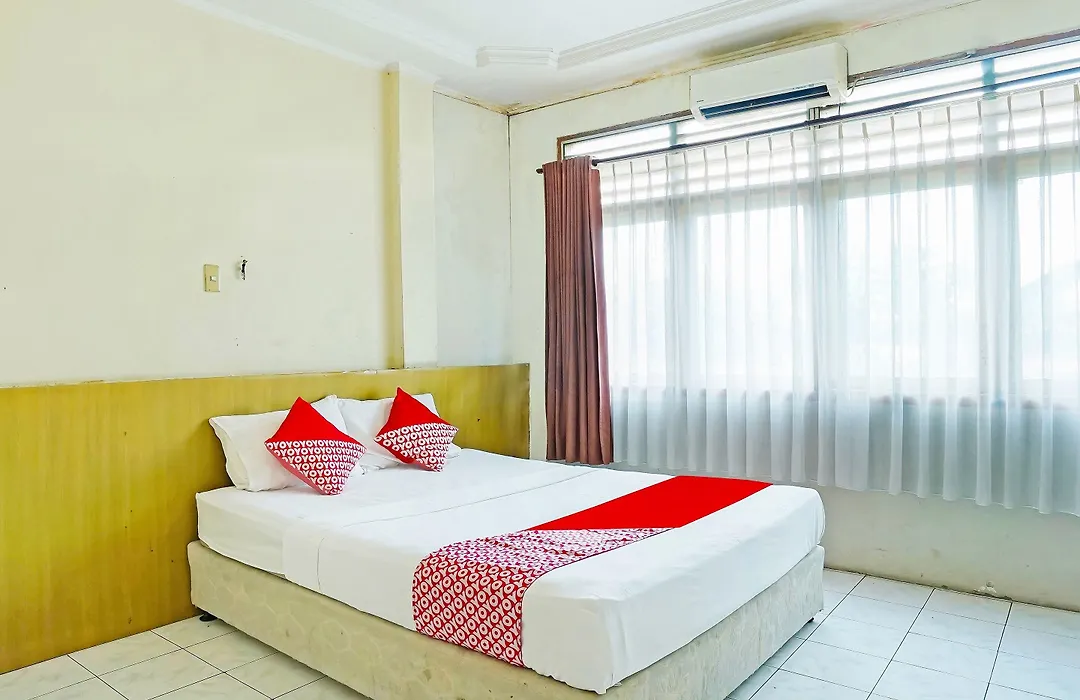 Oyo 90390 Hotel Rd Premium-1